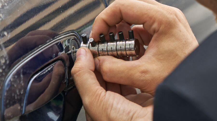 Expert new roof installation services in Kenney, IL